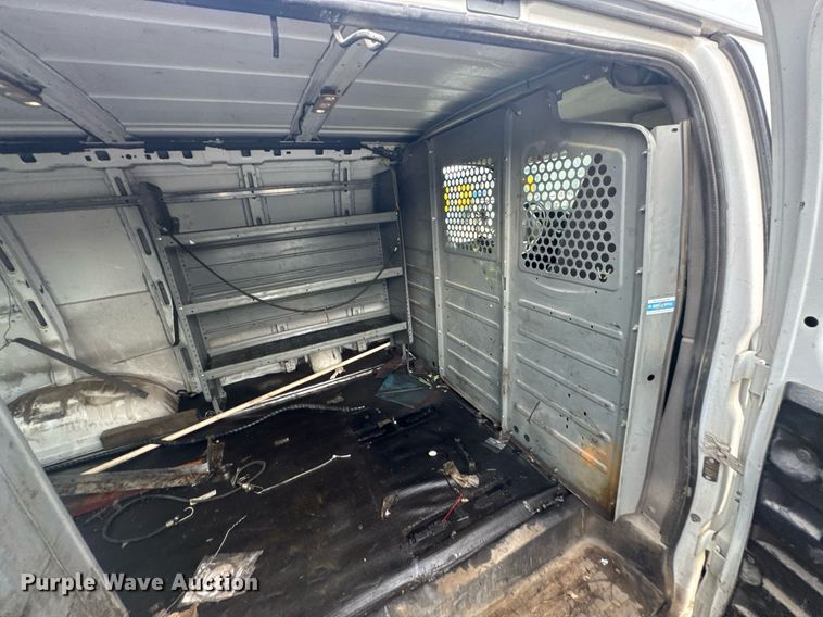 image for item DU9361 2019 Chevrolet Express 2500 van