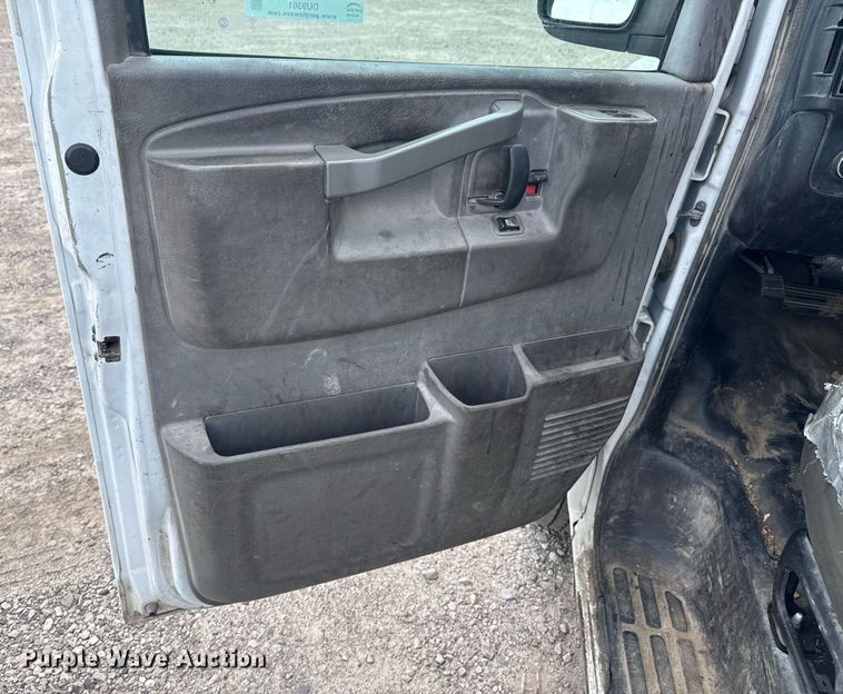 image for item DU9361 2019 Chevrolet Express 2500 van