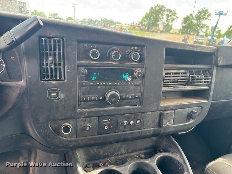 image for item DU9361 2019 Chevrolet Express 2500 van