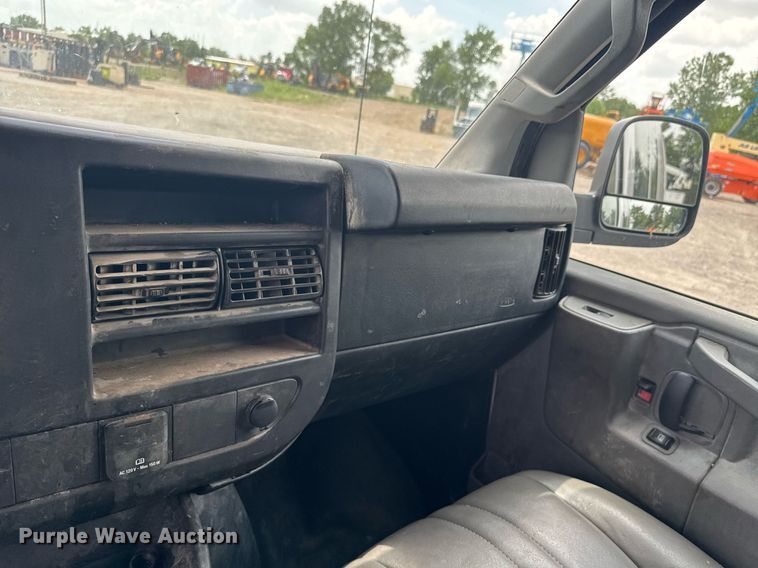 image for item DU9361 2019 Chevrolet Express 2500 van