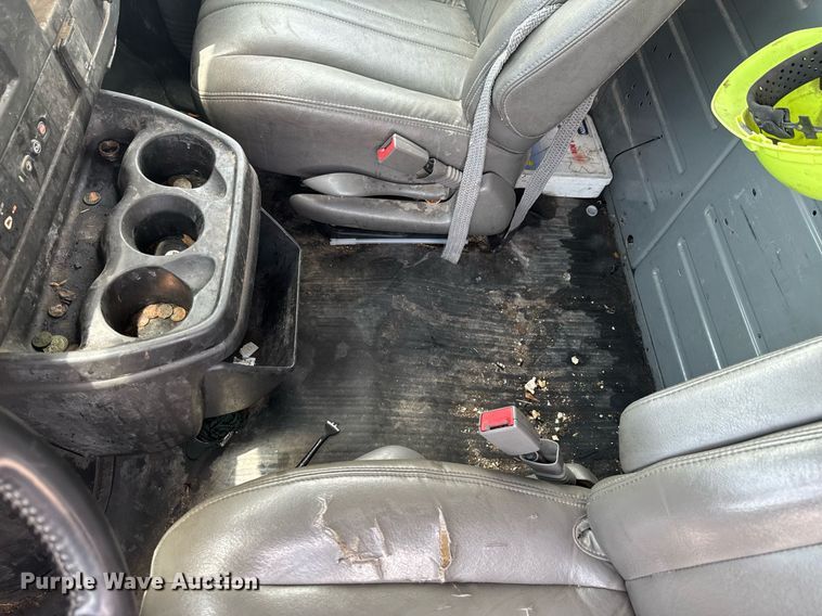 image for item DU9361 2019 Chevrolet Express 2500 van