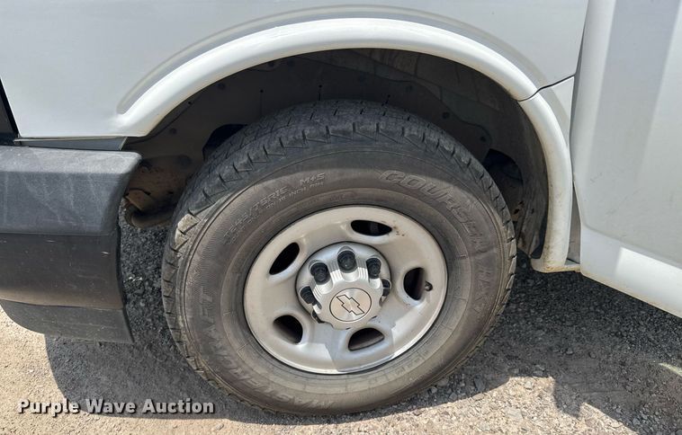 image for item DU9361 2019 Chevrolet Express 2500 van