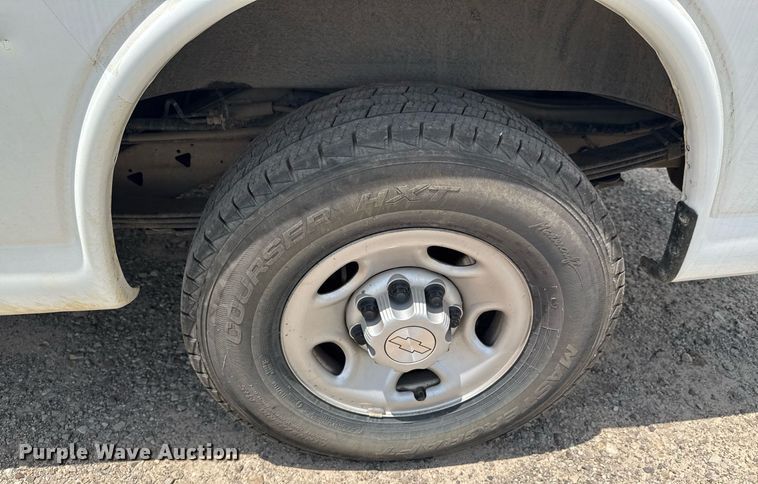 image for item DU9361 2019 Chevrolet Express 2500 van