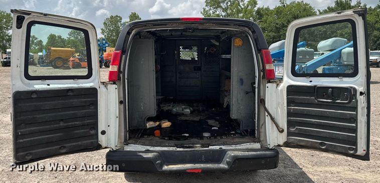 image for item DU9362 2015 GMC Savana G2500 van