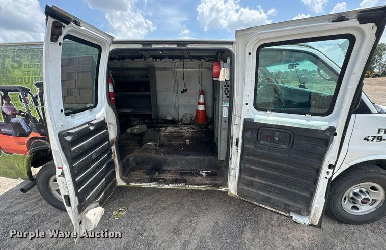 image for item DU9362 2015 GMC Savana G2500 van