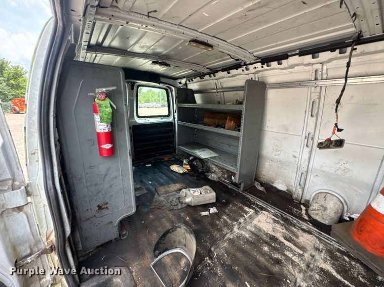 image for item DU9362 2015 GMC Savana G2500 van