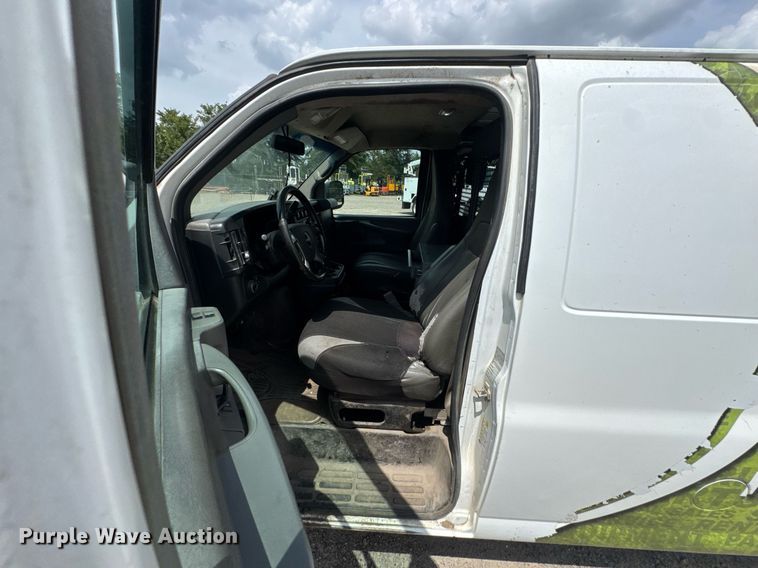 image for item DU9362 2015 GMC Savana G2500 van