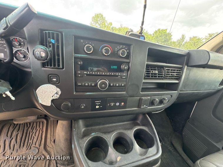 image for item DU9362 2015 GMC Savana G2500 van