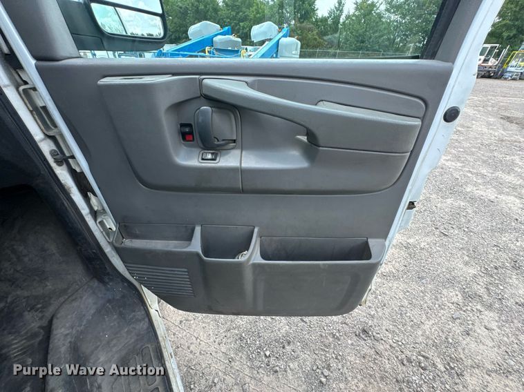 image for item DU9362 2015 GMC Savana G2500 van