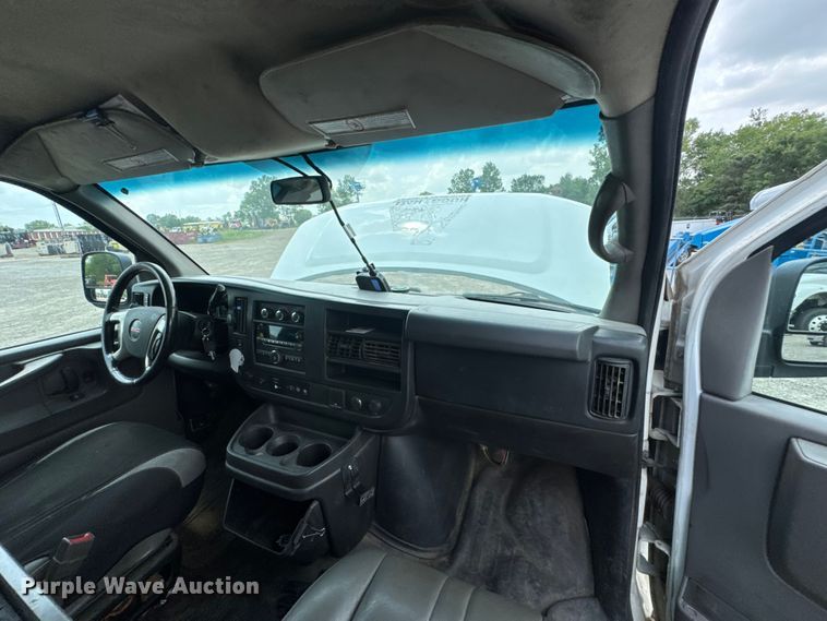 image for item DU9362 2015 GMC Savana G2500 van