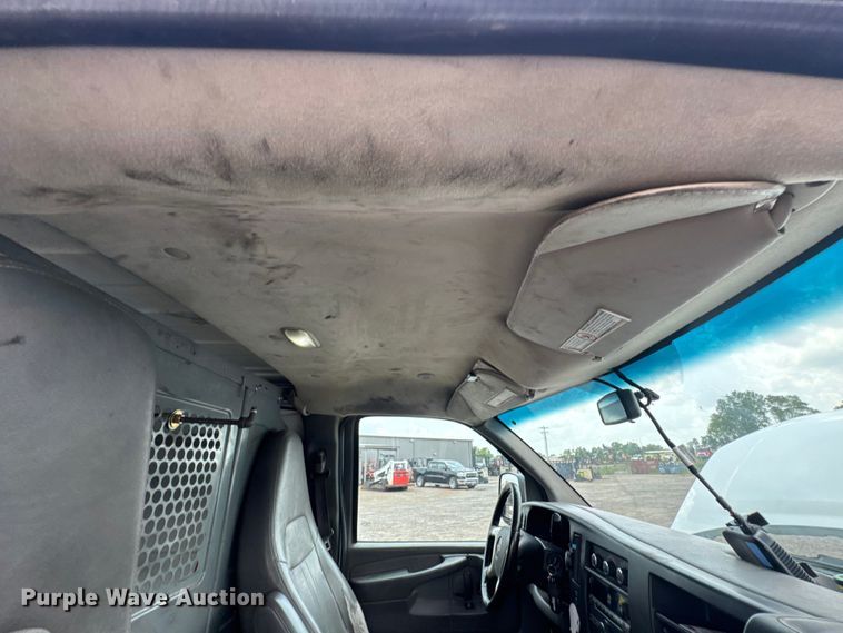 image for item DU9362 2015 GMC Savana G2500 van