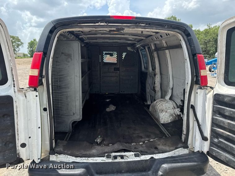 image for item DU9363 2014 Chevrolet Express 3500 van