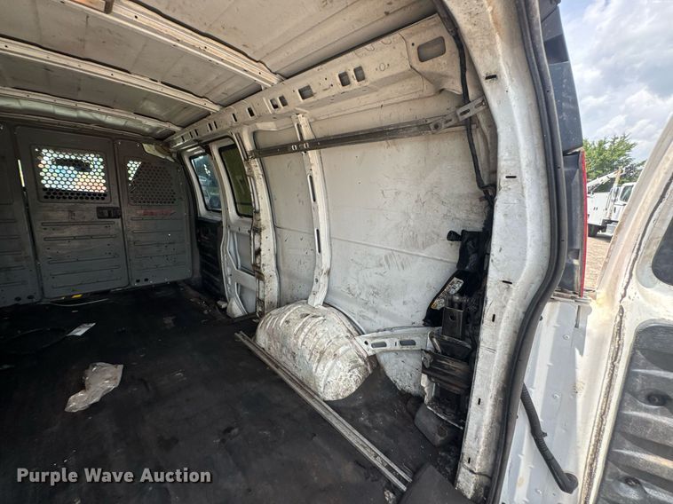 image for item DU9363 2014 Chevrolet Express 3500 van