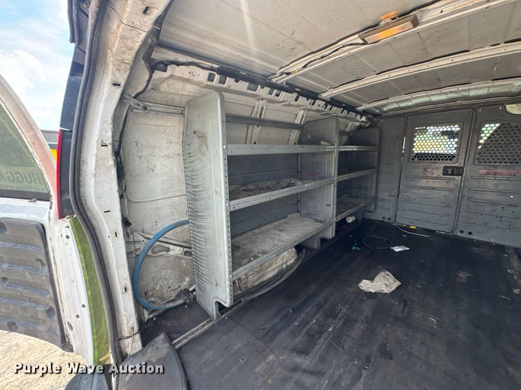 image for item DU9363 2014 Chevrolet Express 3500 van