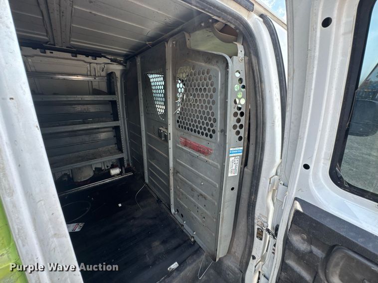 image for item DU9363 2014 Chevrolet Express 3500 van