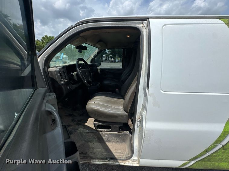 image for item DU9363 2014 Chevrolet Express 3500 van