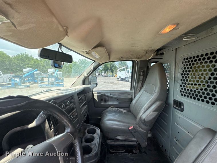 image for item DU9363 2014 Chevrolet Express 3500 van