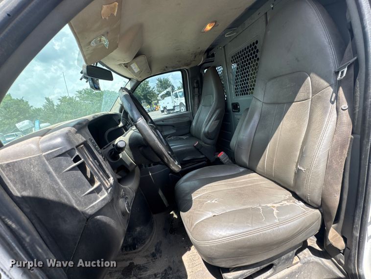 image for item DU9363 2014 Chevrolet Express 3500 van