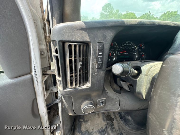 image for item DU9363 2014 Chevrolet Express 3500 van