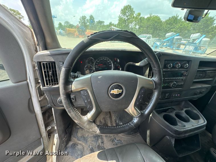 image for item DU9363 2014 Chevrolet Express 3500 van