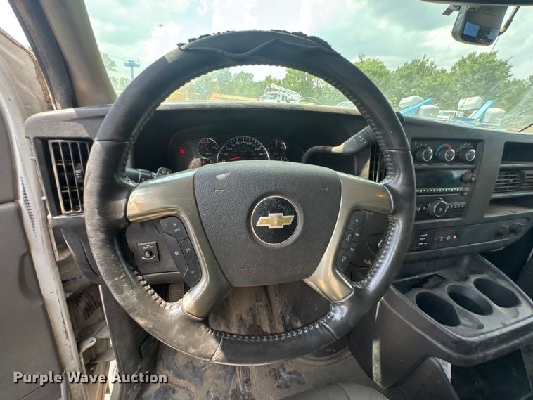 image for item DU9363 2014 Chevrolet Express 3500 van