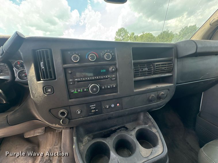image for item DU9363 2014 Chevrolet Express 3500 van