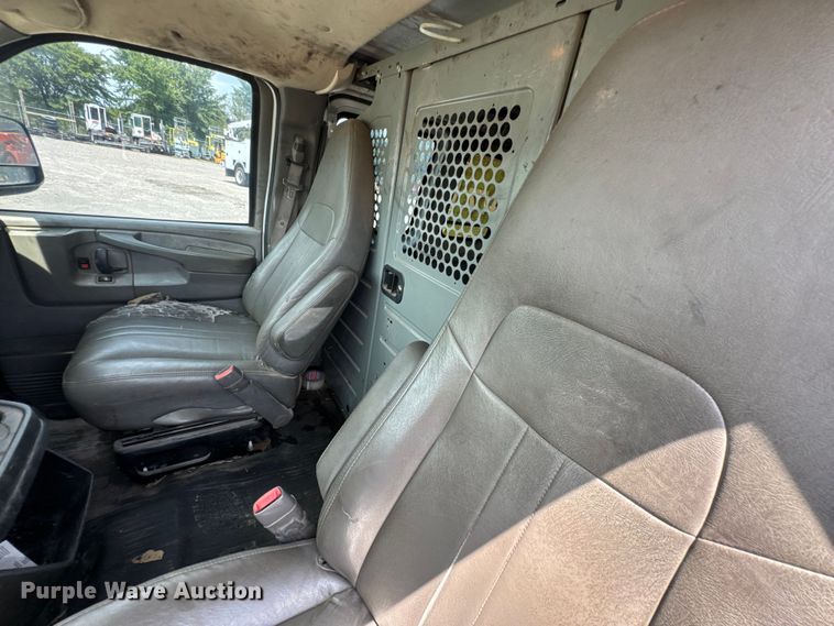 image for item DU9363 2014 Chevrolet Express 3500 van