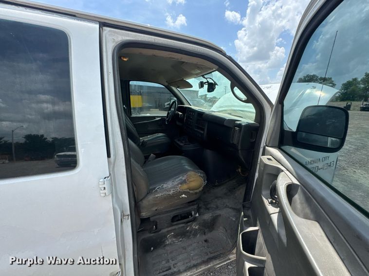 image for item DU9363 2014 Chevrolet Express 3500 van