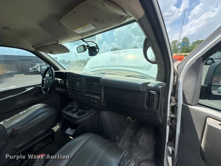 image for item DU9363 2014 Chevrolet Express 3500 van