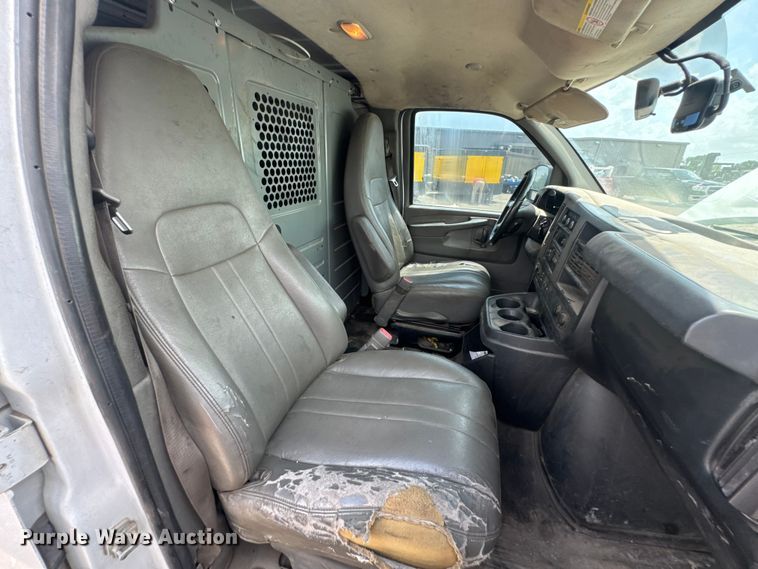 image for item DU9363 2014 Chevrolet Express 3500 van