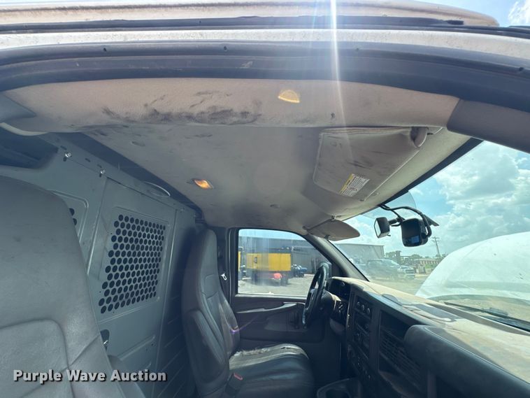 image for item DU9363 2014 Chevrolet Express 3500 van