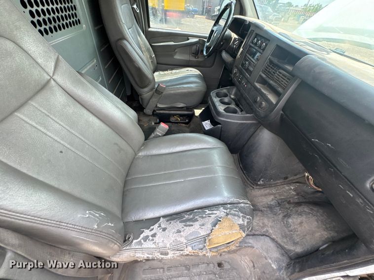 image for item DU9363 2014 Chevrolet Express 3500 van