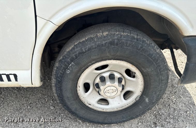 image for item DU9363 2014 Chevrolet Express 3500 van