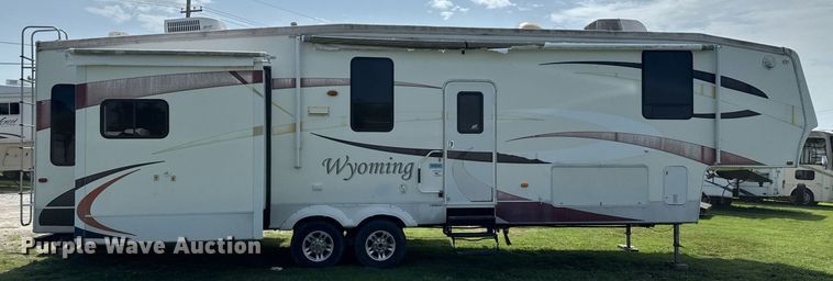 image for item DU9367 2008 Coachmen Wyoming camper