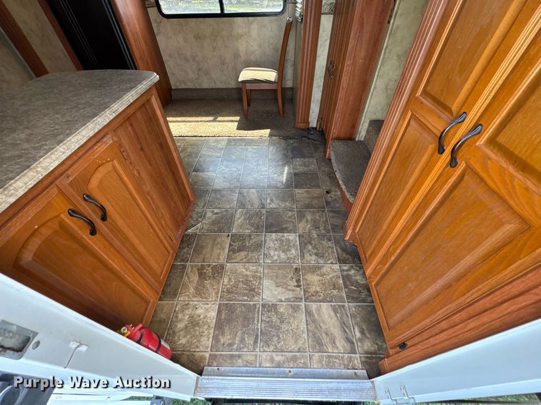 image for item DU9367 2008 Coachmen Wyoming camper