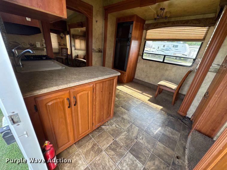 image for item DU9367 2008 Coachmen Wyoming camper