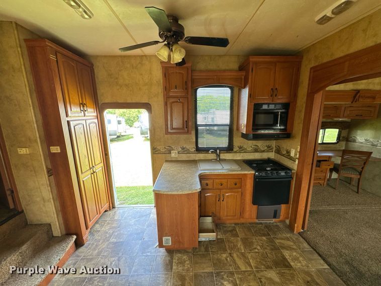 image for item DU9367 2008 Coachmen Wyoming camper