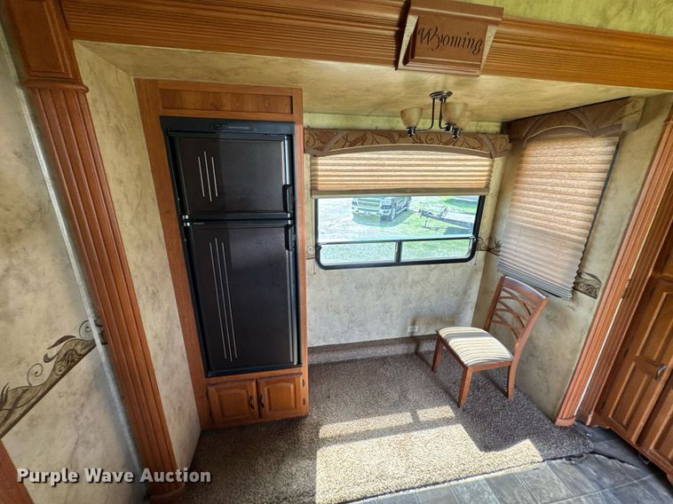 image for item DU9367 2008 Coachmen Wyoming camper