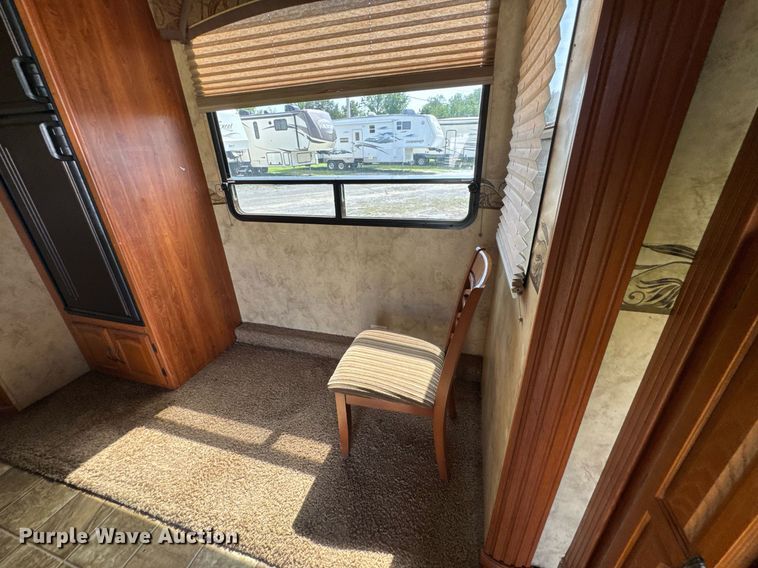 image for item DU9367 2008 Coachmen Wyoming camper