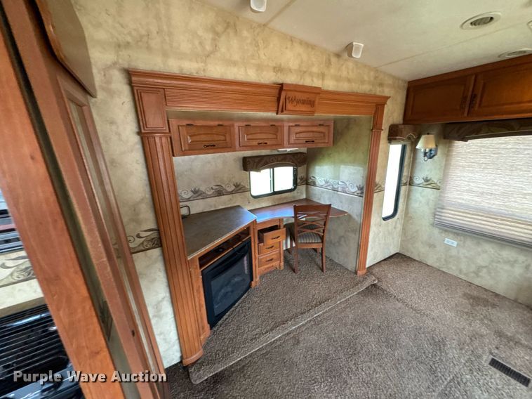 image for item DU9367 2008 Coachmen Wyoming camper