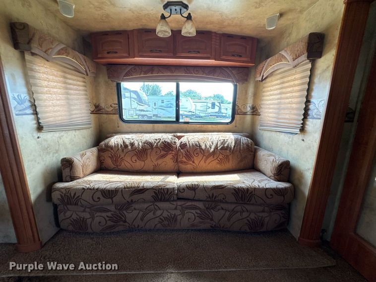 image for item DU9367 2008 Coachmen Wyoming camper