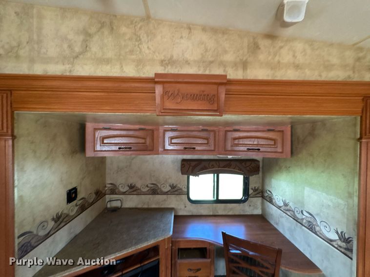 image for item DU9367 2008 Coachmen Wyoming camper