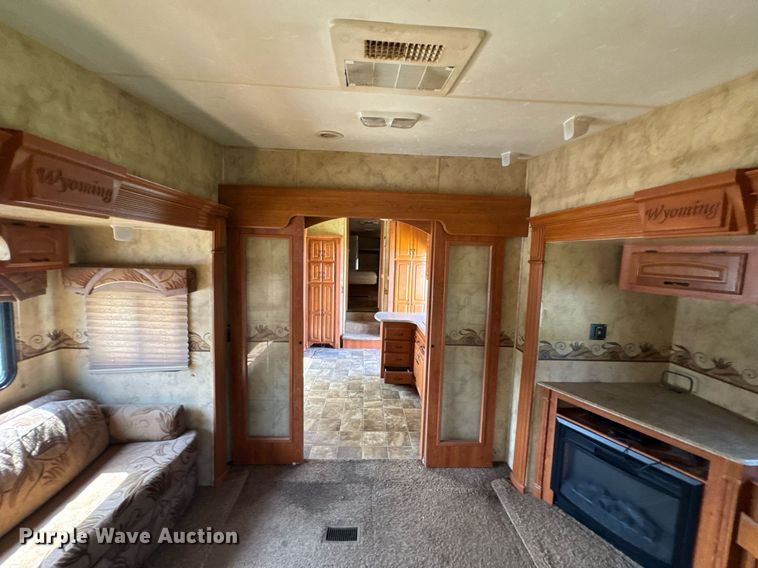 image for item DU9367 2008 Coachmen Wyoming camper