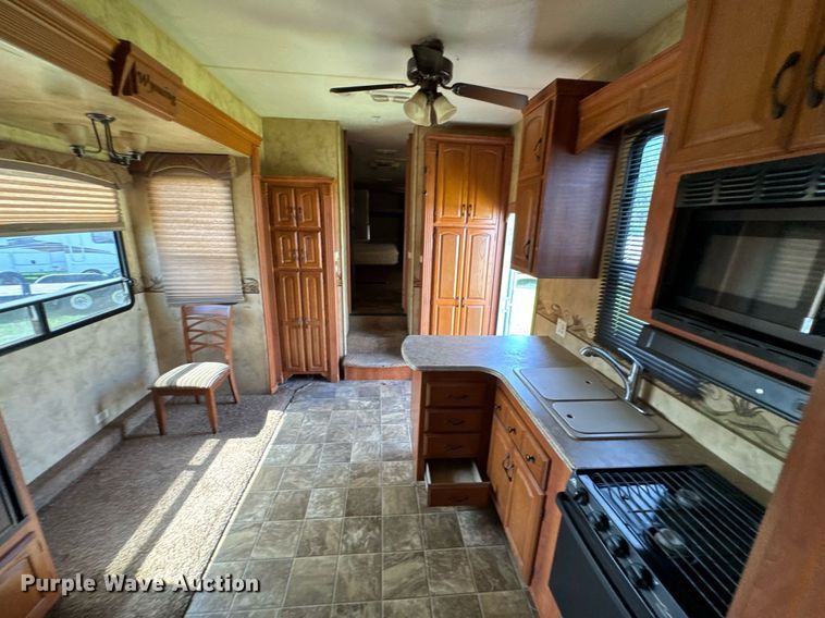 image for item DU9367 2008 Coachmen Wyoming camper