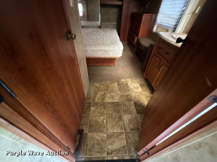 image for item DU9367 2008 Coachmen Wyoming camper