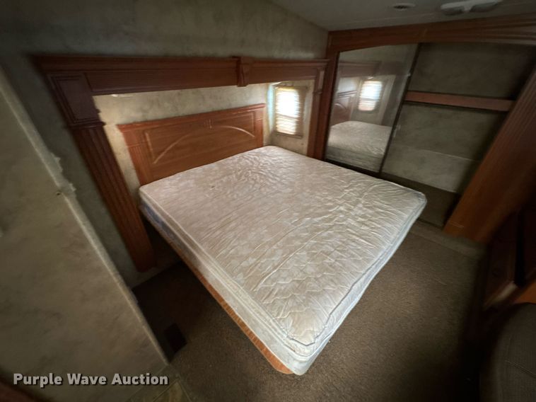 image for item DU9367 2008 Coachmen Wyoming camper