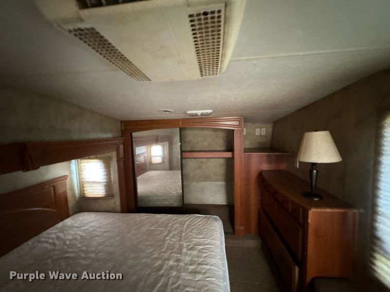 image for item DU9367 2008 Coachmen Wyoming camper