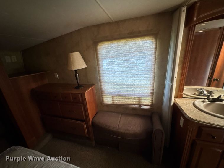 image for item DU9367 2008 Coachmen Wyoming camper