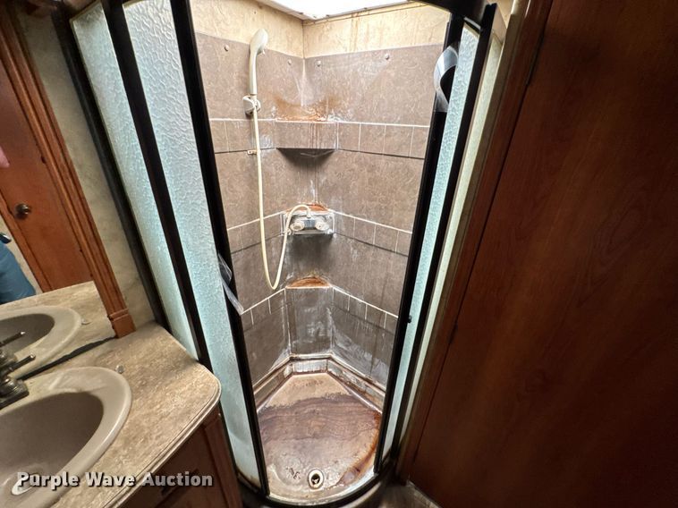 image for item DU9367 2008 Coachmen Wyoming camper