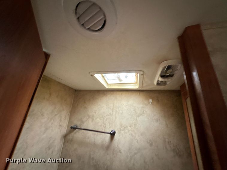 image for item DU9367 2008 Coachmen Wyoming camper